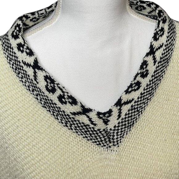 Earthbound Winter Knit Poncho Sweater XL Ivory Black Fringe Boho Western Nordic - Picture 4 of 10